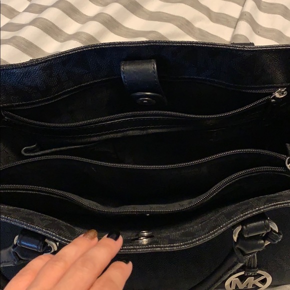 ✨EUC MICHAEL KORS large handbag - Picture 9 of 10